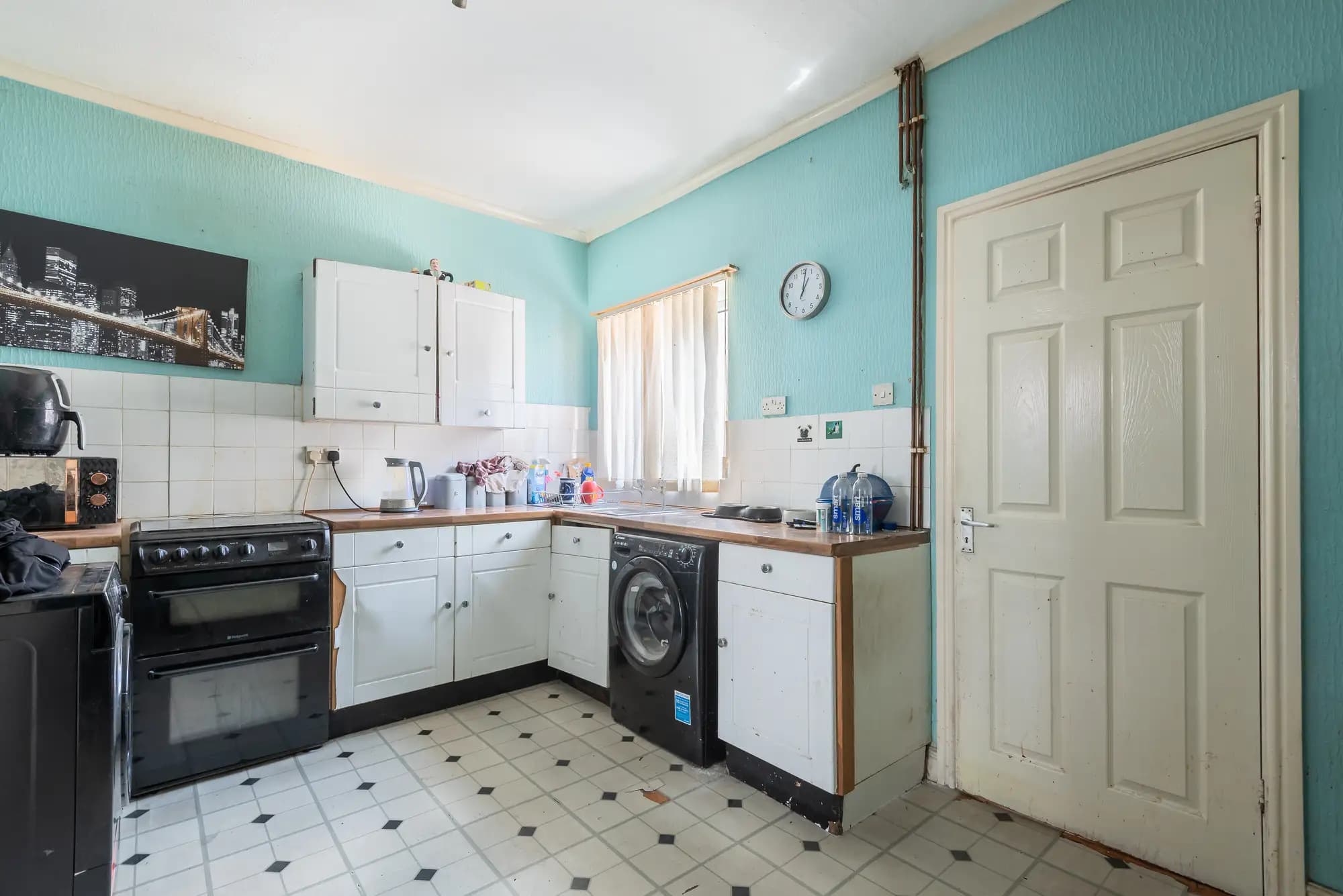 property photo 5 of 17