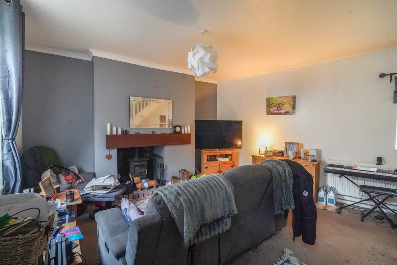 property photo 10 of 17