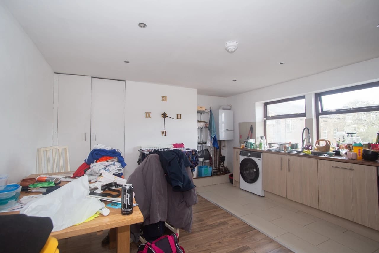 property photo 8 of 33