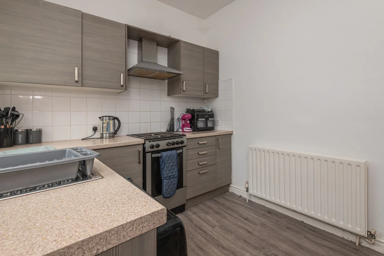 property photo 5 of 17