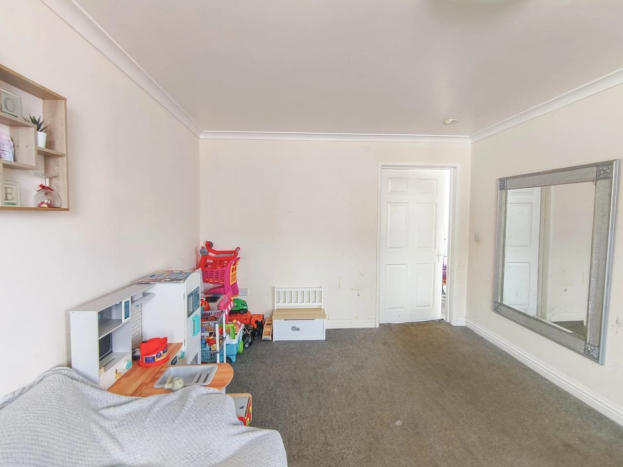 property photo 4 of 23