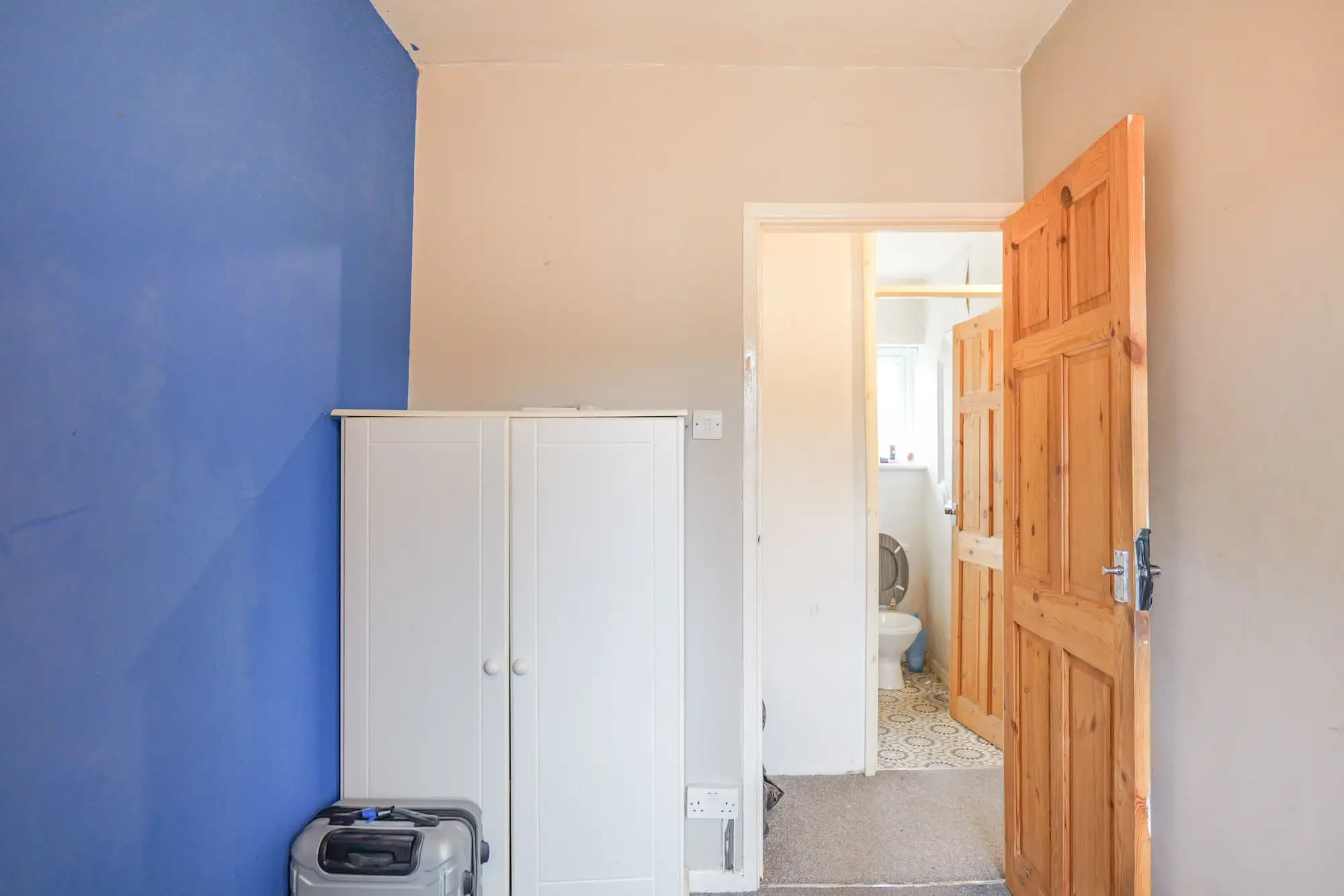 property photo 9 of 15