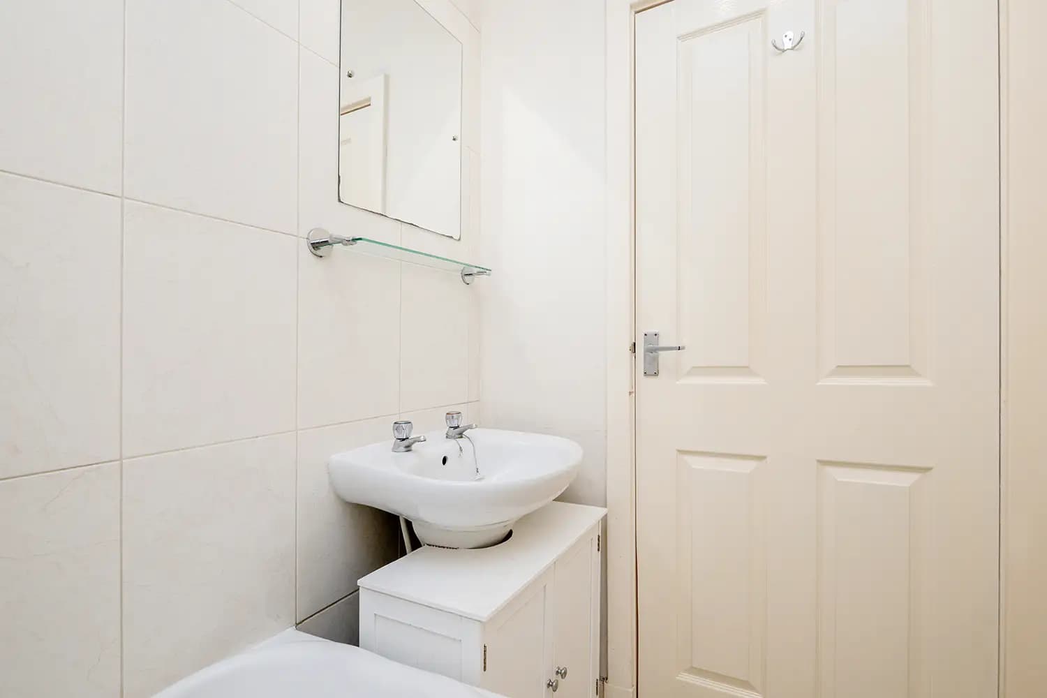 property photo 10 of 16