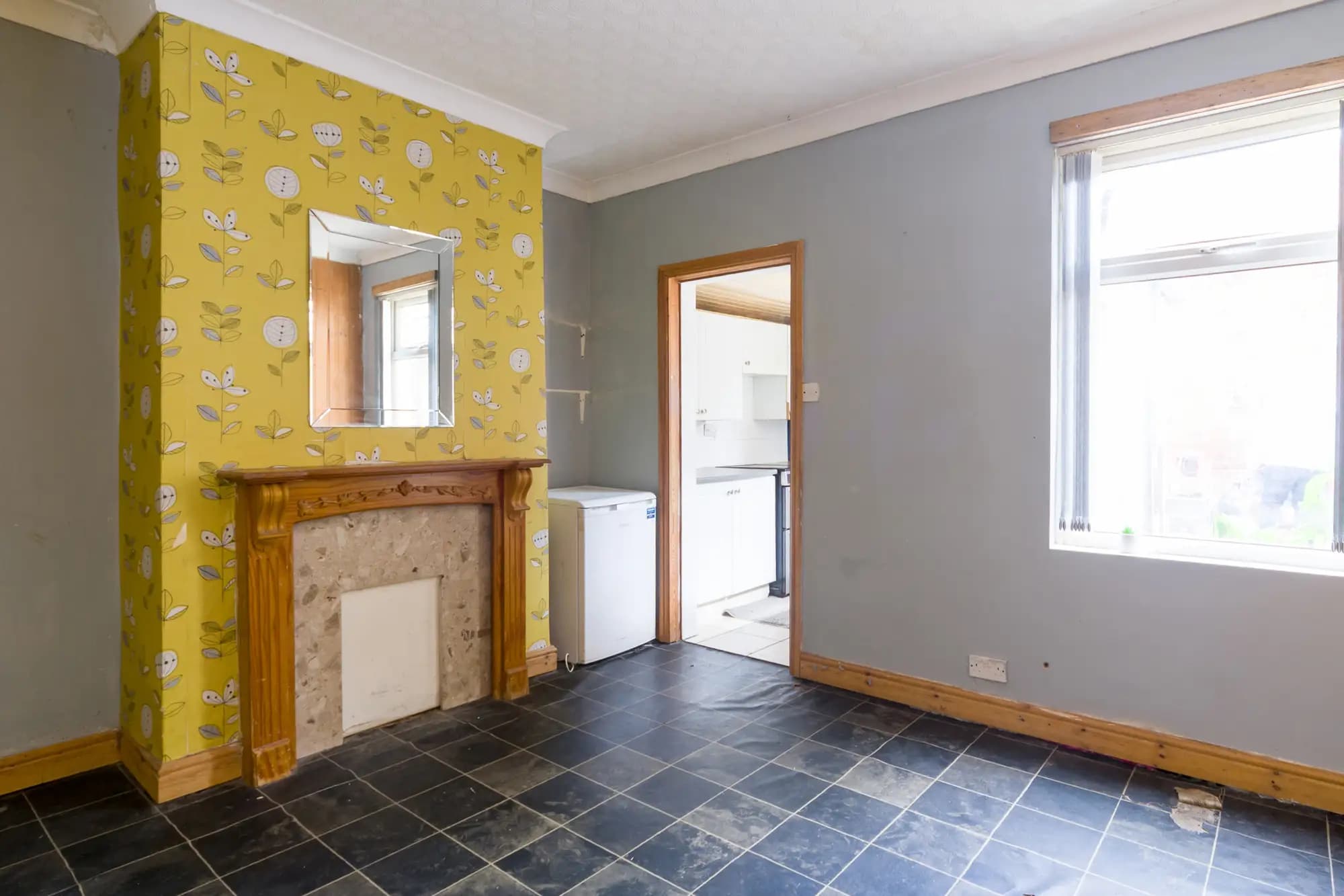 property photo 6 of 27