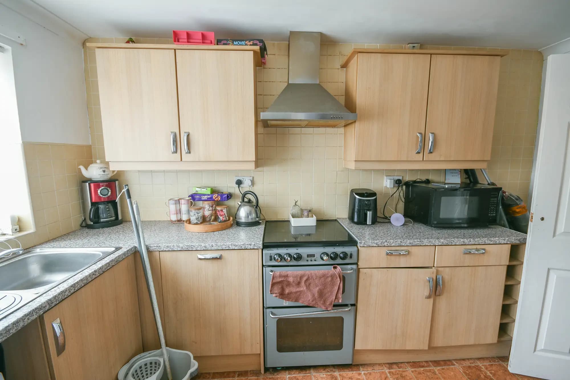 property photo 5 of 17