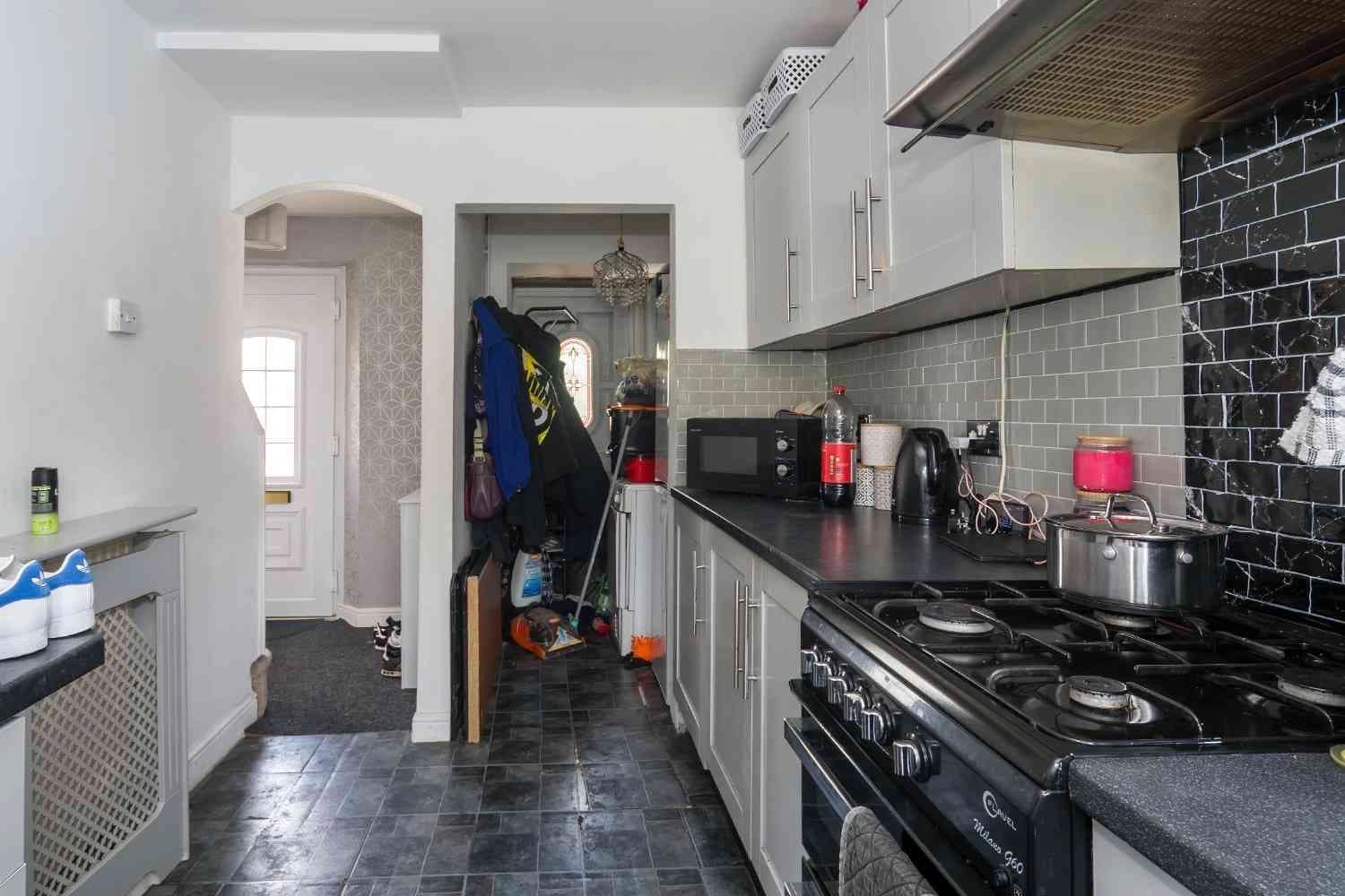 property photo 8 of 34