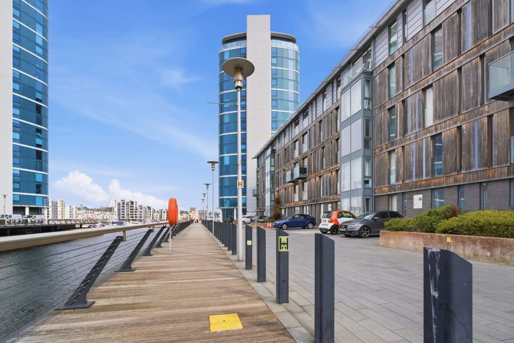 property photo 15 of 16