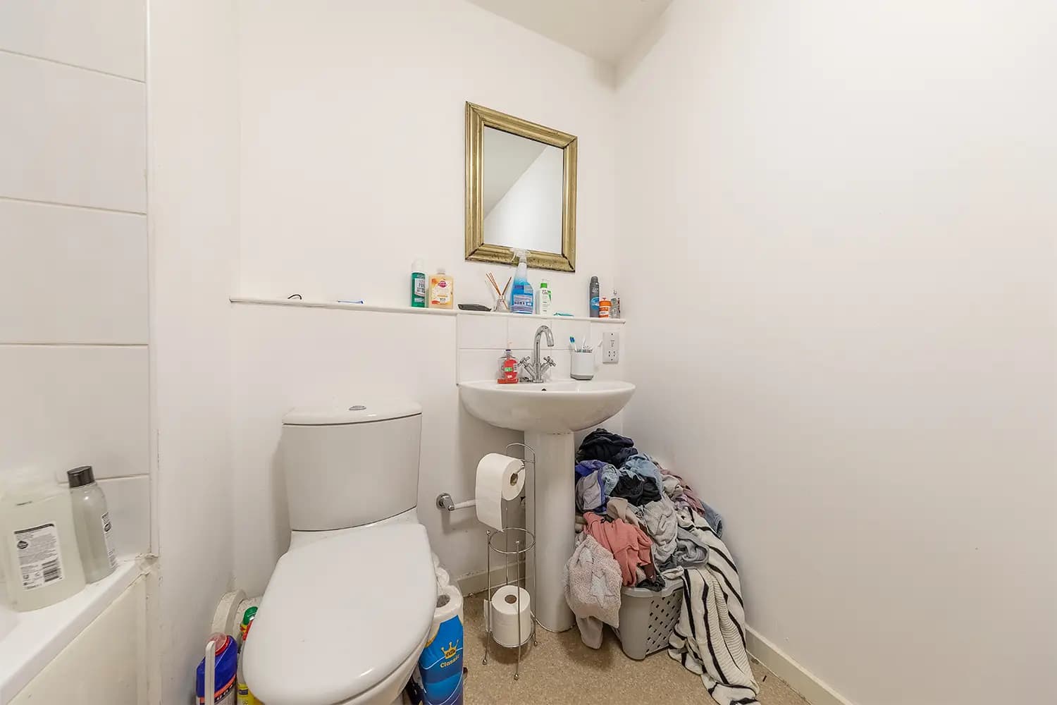 property photo 8 of 18
