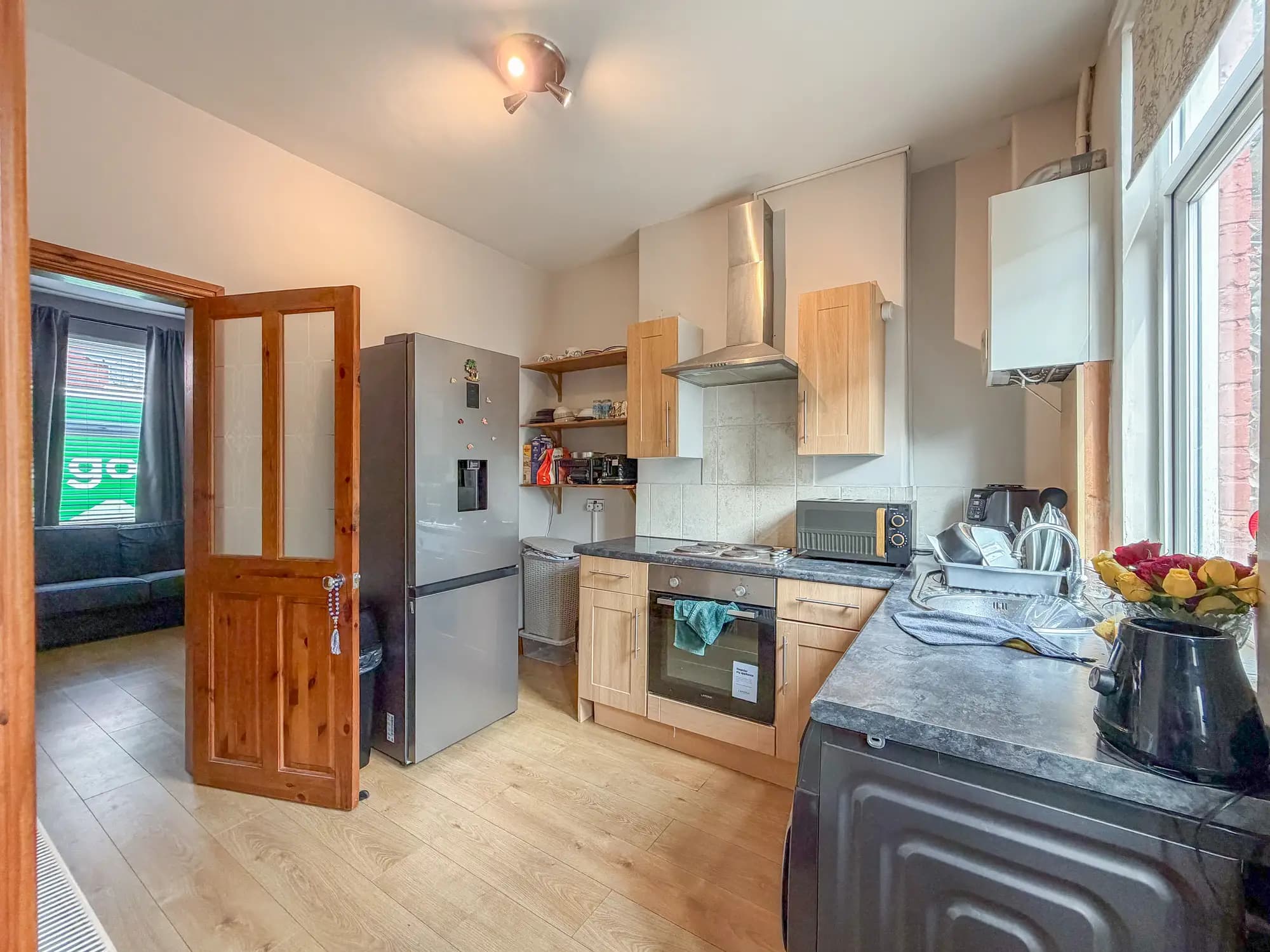 property photo 4 of 9