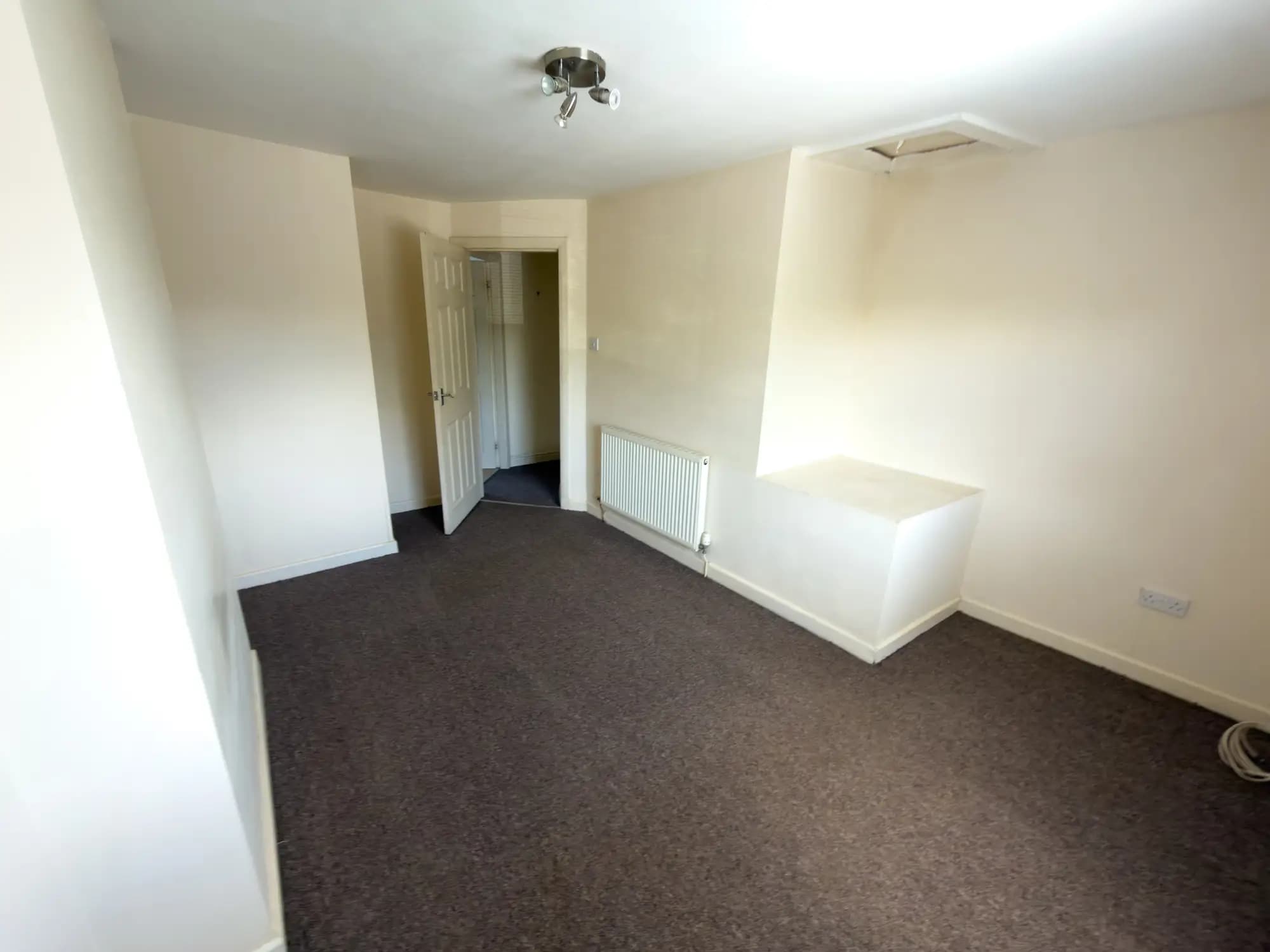 property photo 13 of 16