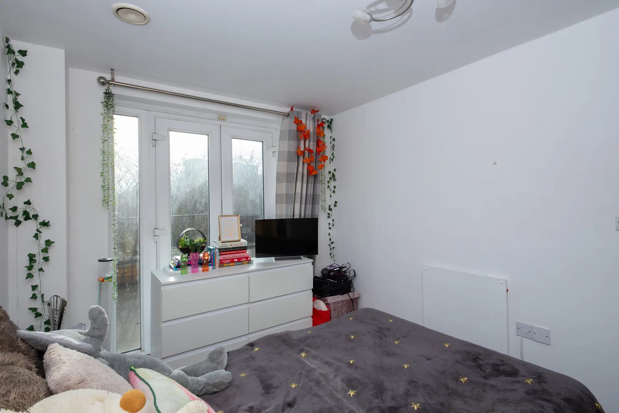 property photo 6 of 10