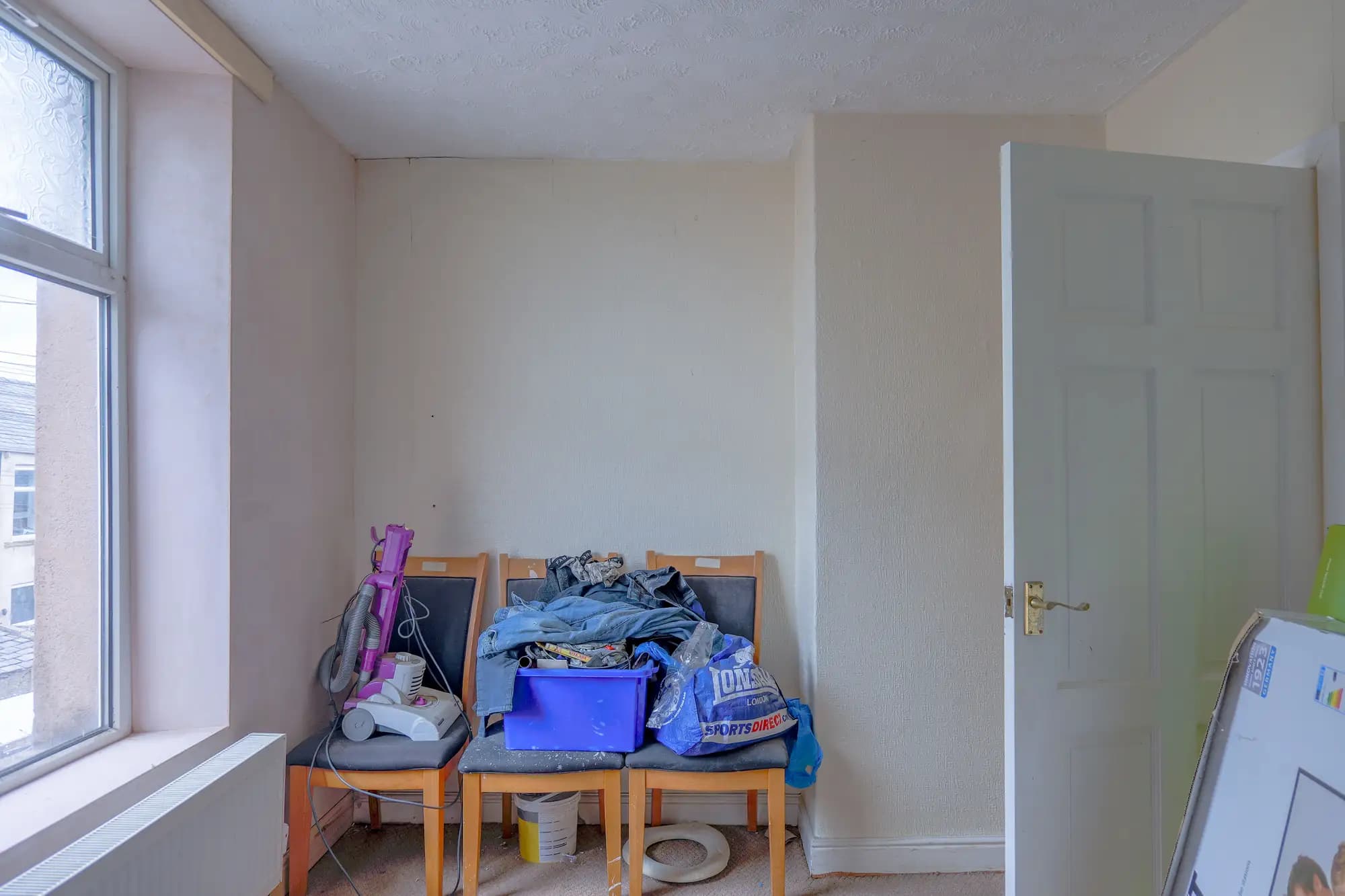 property photo 11 of 17