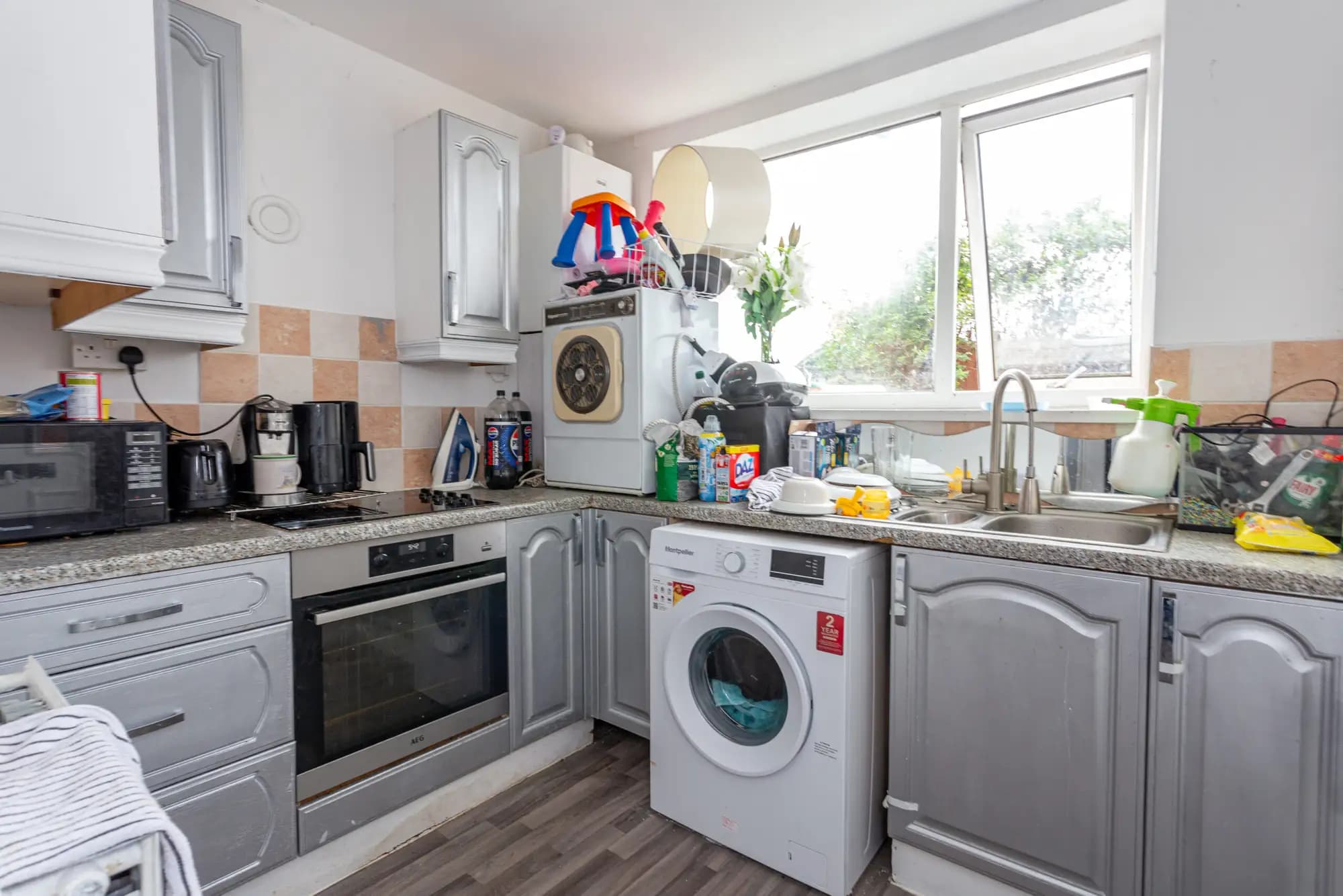 property photo 6 of 17