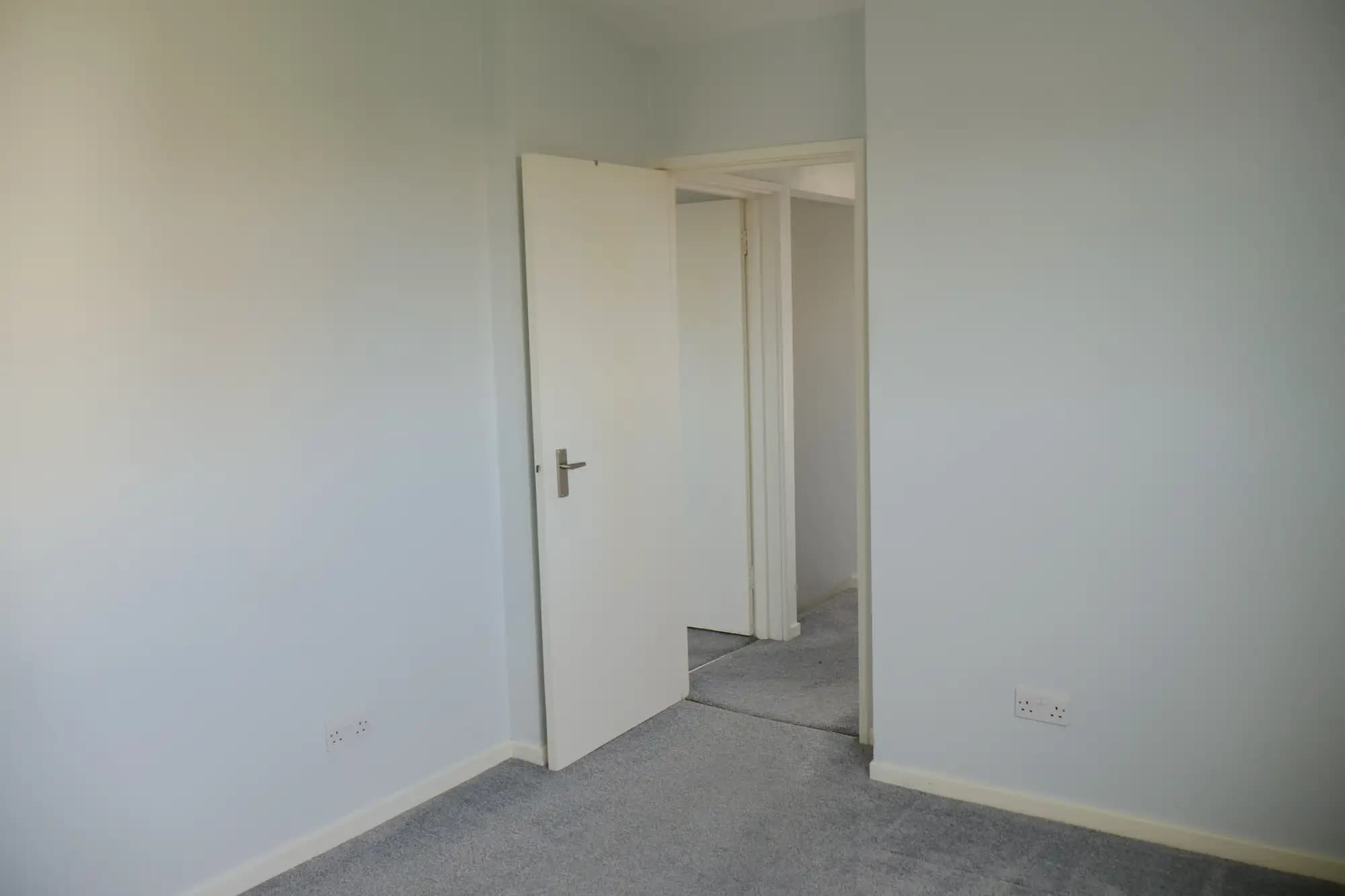 property photo 20 of 30