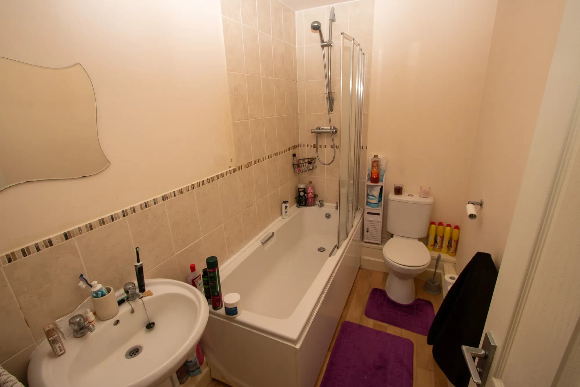 property photo 8 of 16