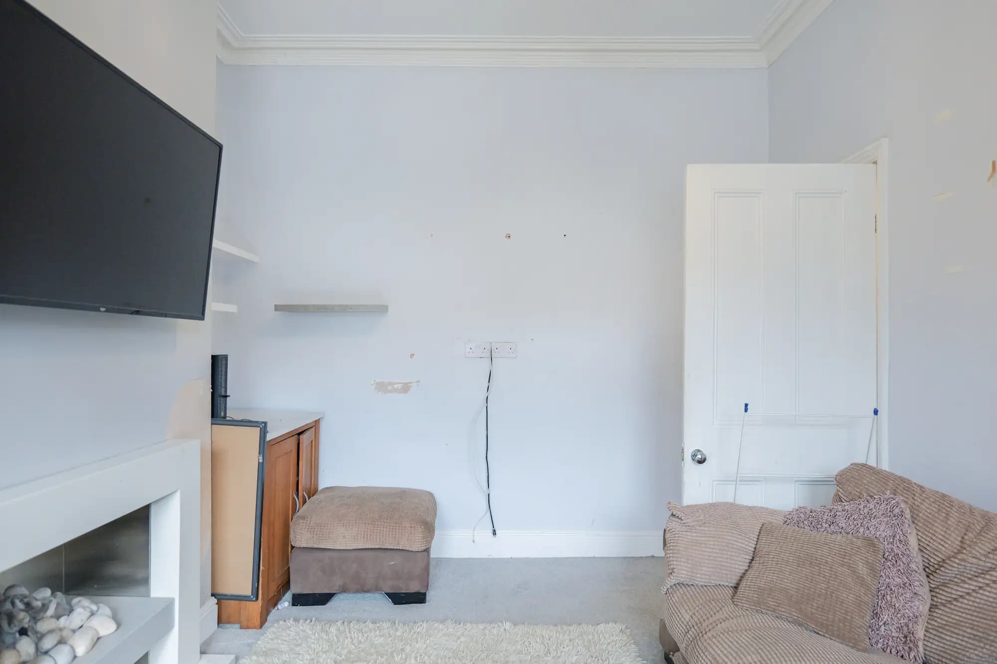 property photo 5 of 19