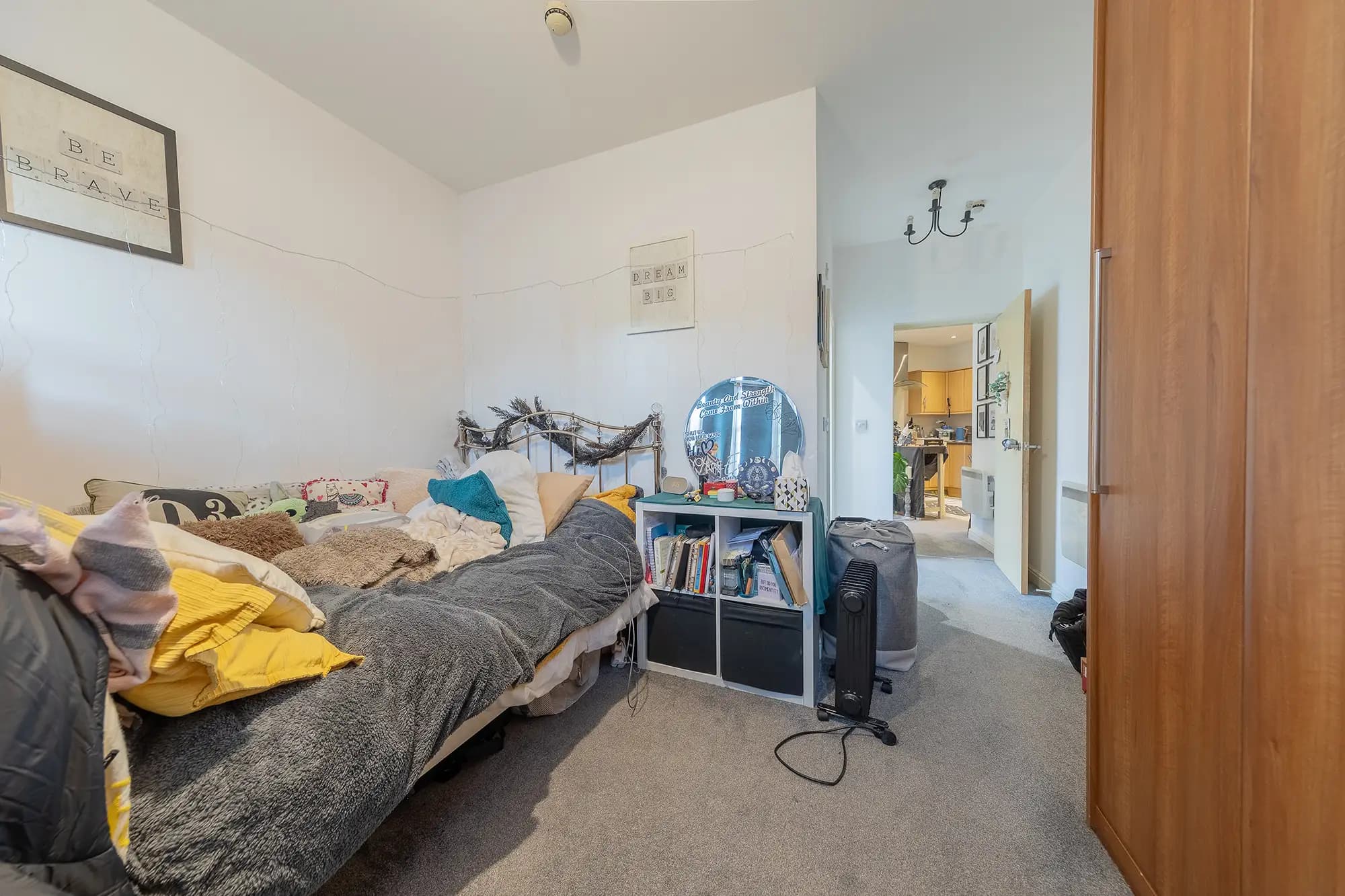 property photo 9 of 14