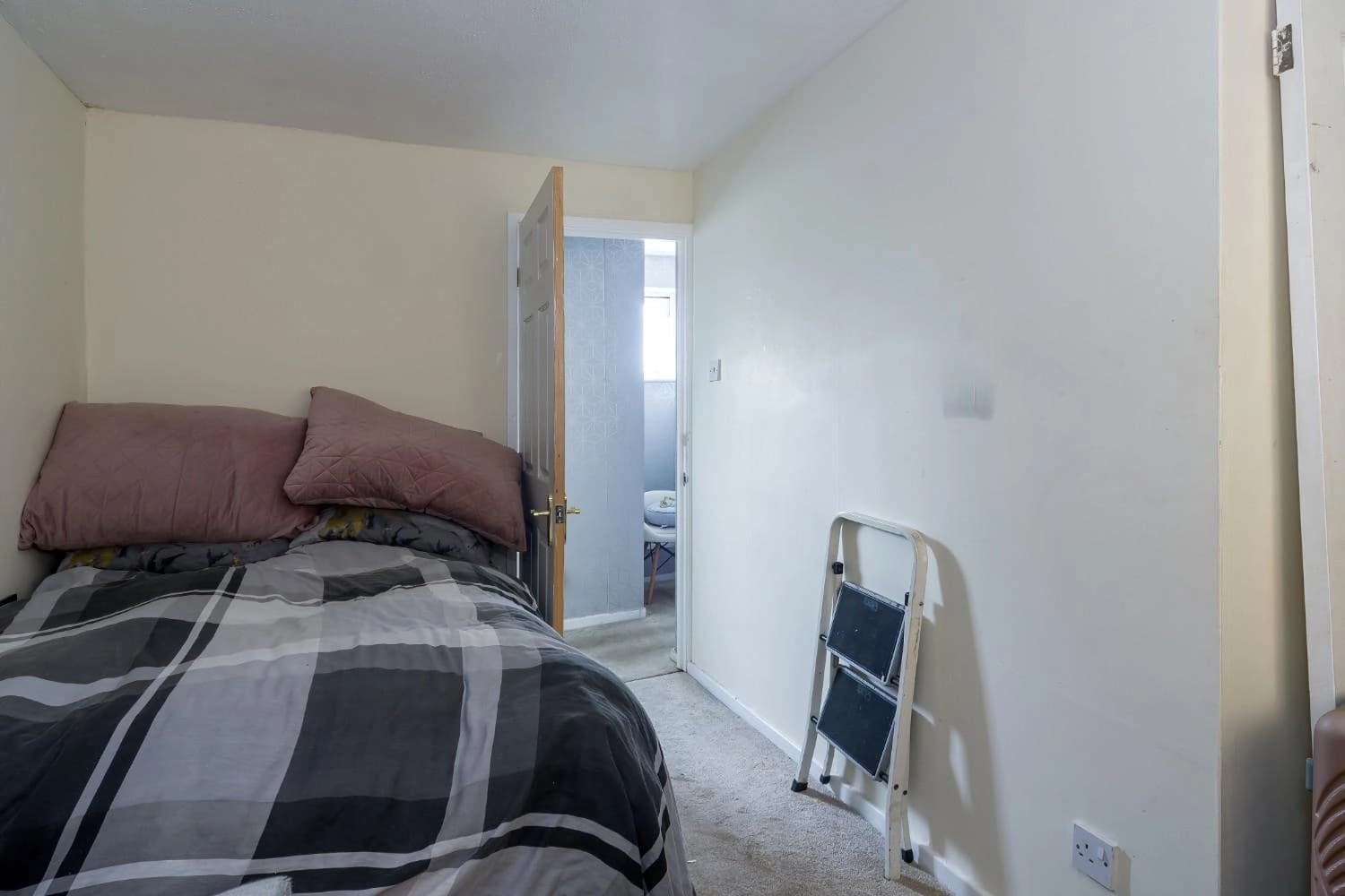 property photo 16 of 34