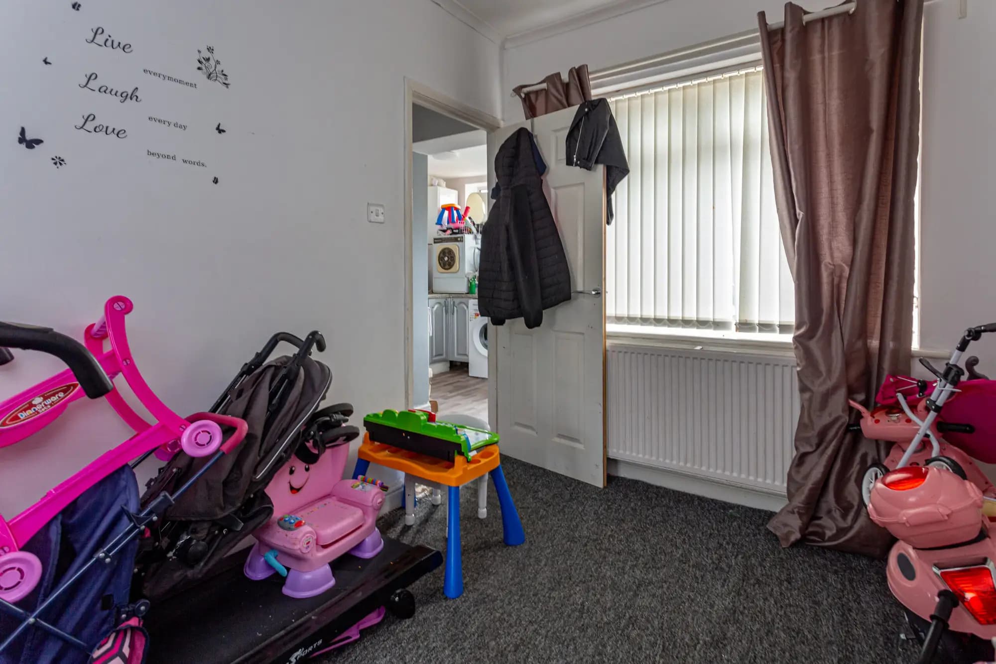 property photo 9 of 17