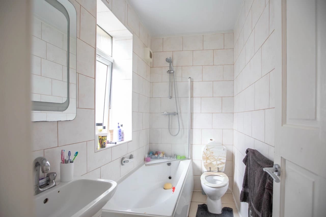 property photo 10 of 23