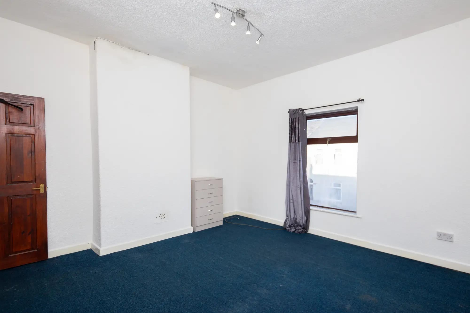 property photo 17 of 21