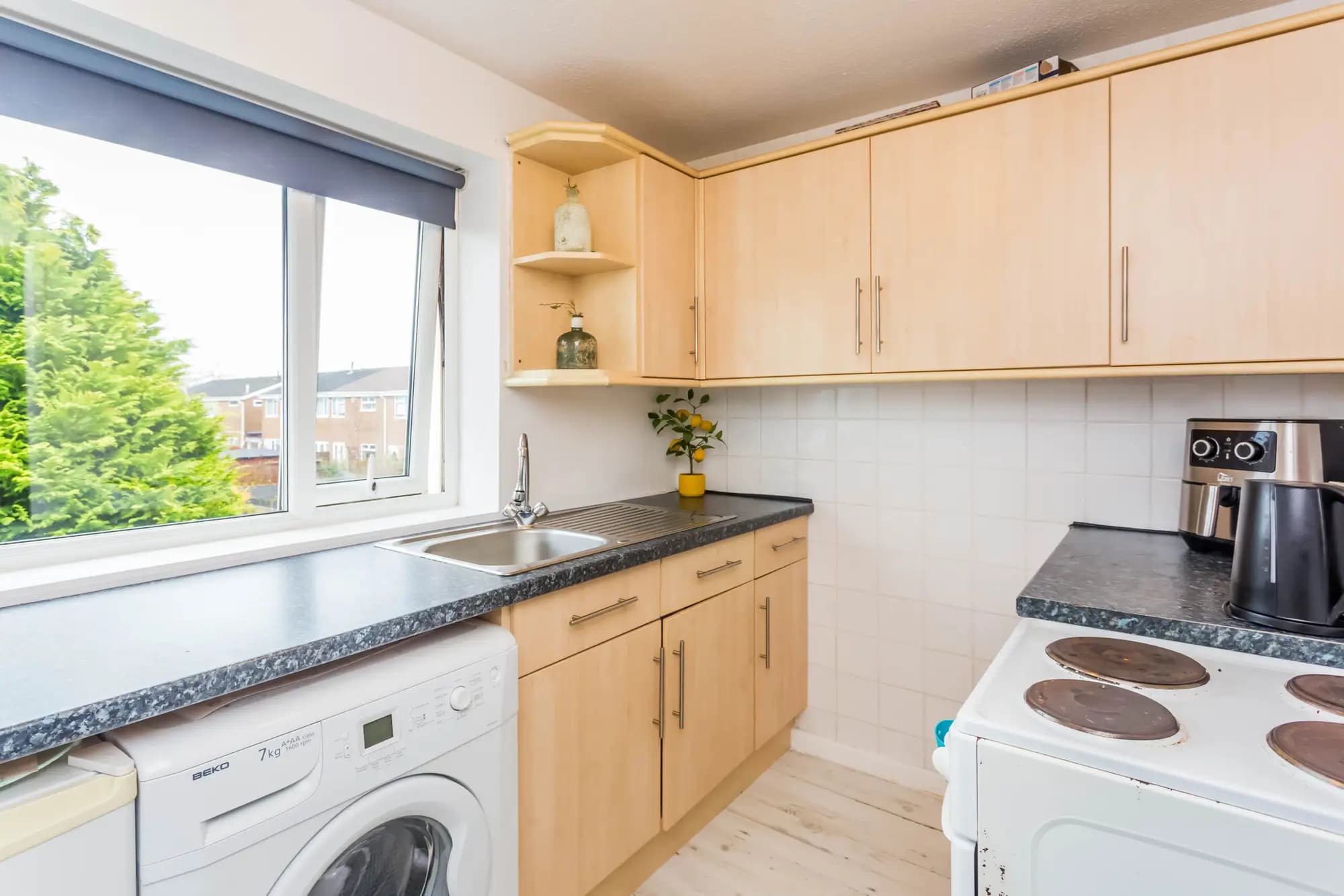 property photo 6 of 13
