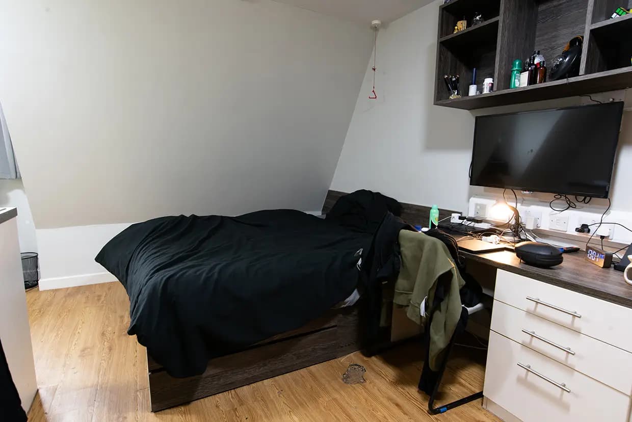 property photo 4 of 16