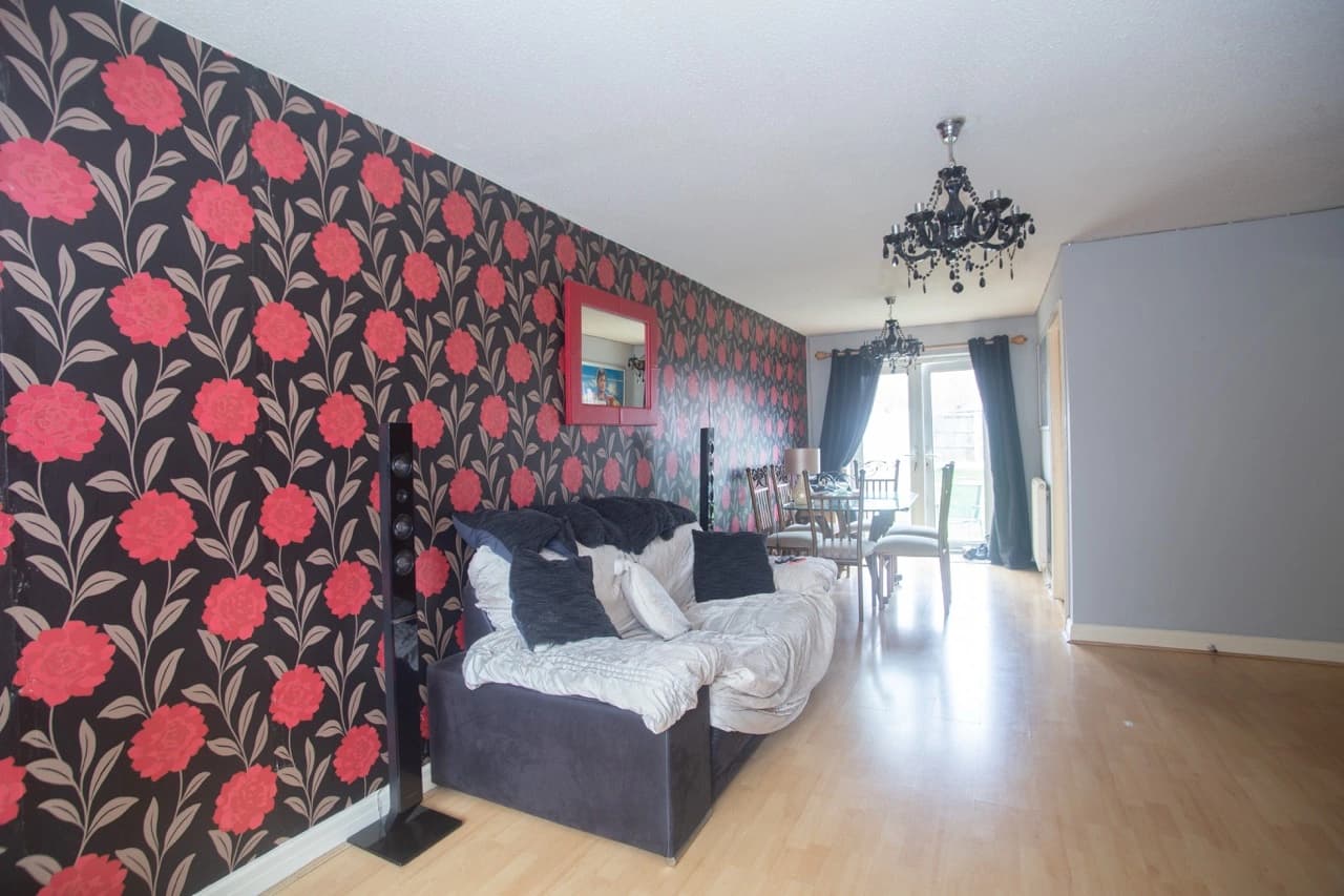 property photo 6 of 31