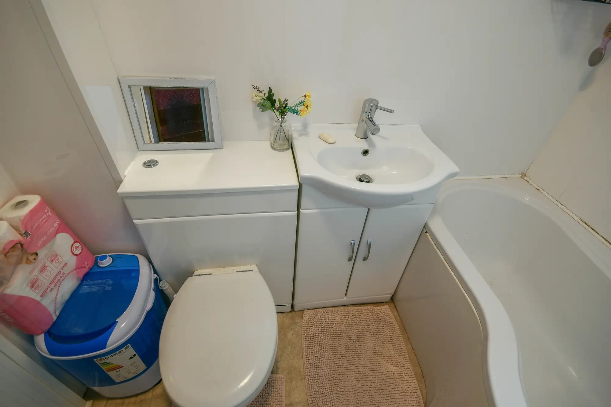 property photo 8 of 17