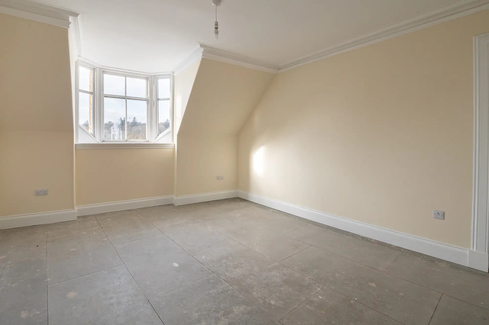 property photo 5 of 22