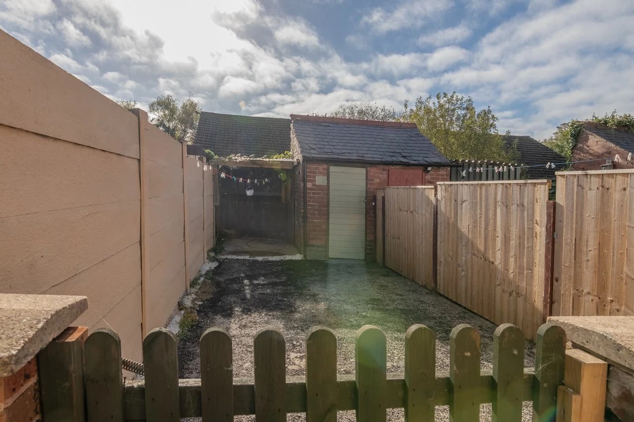 property photo 27 of 28