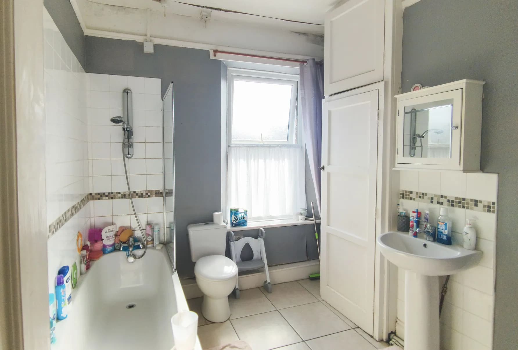 property photo 10 of 16