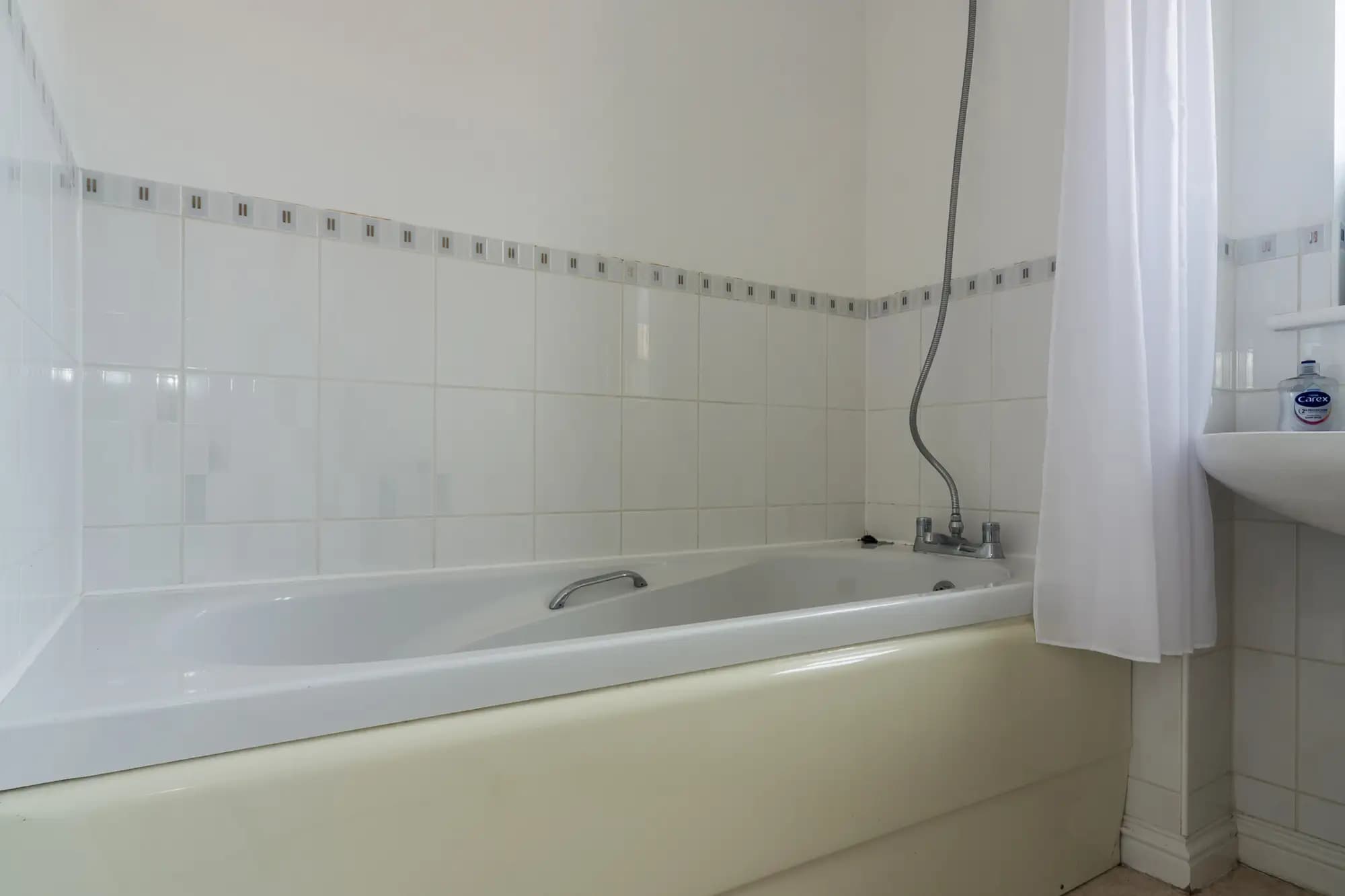 property photo 13 of 38