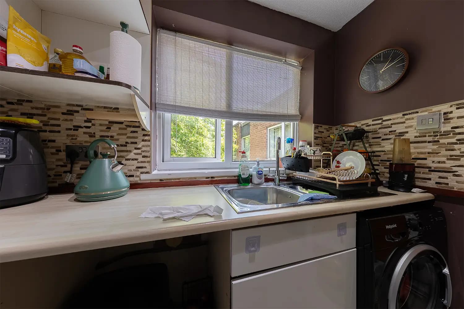 property photo 6 of 16