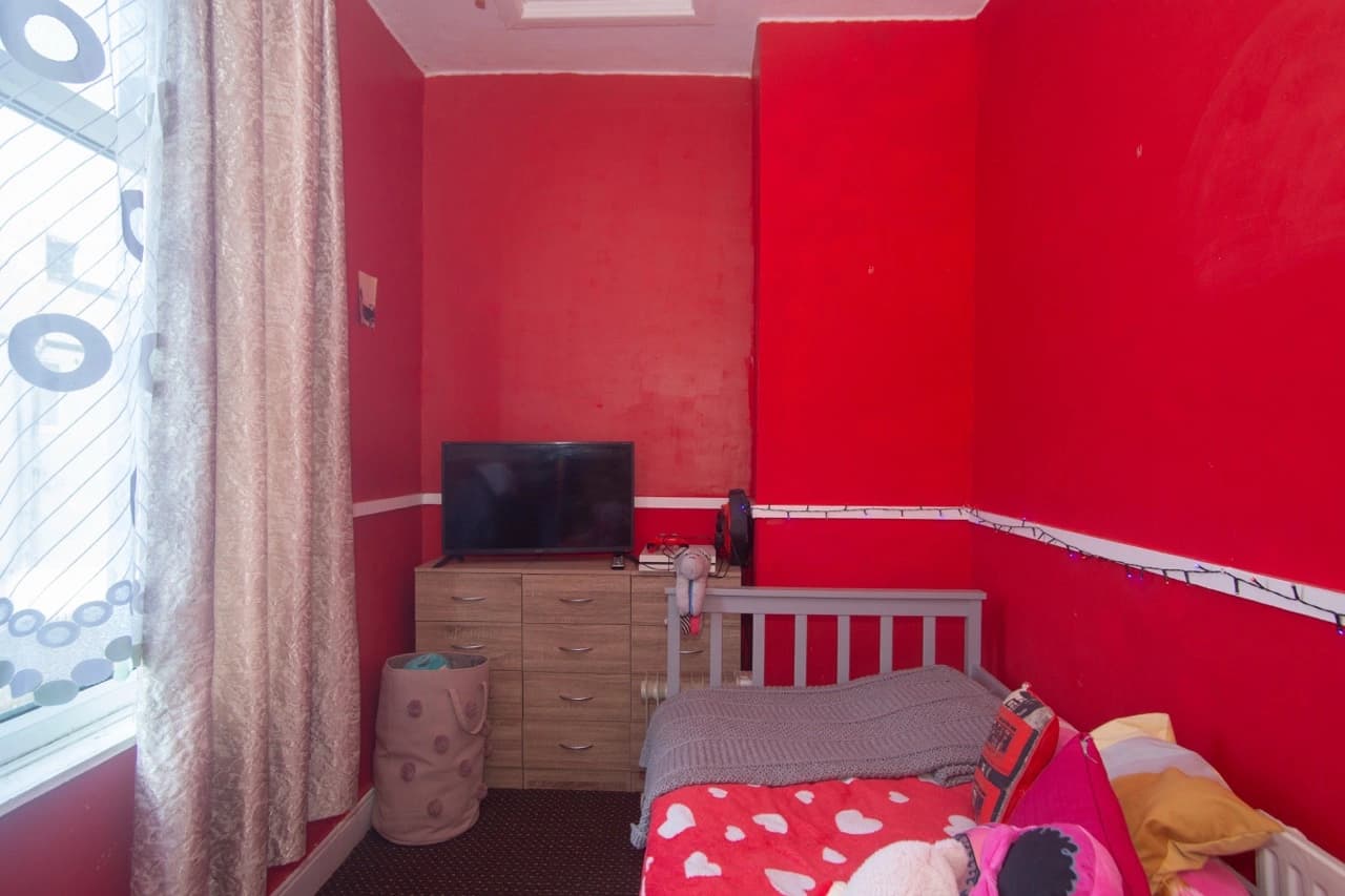 property photo 12 of 18