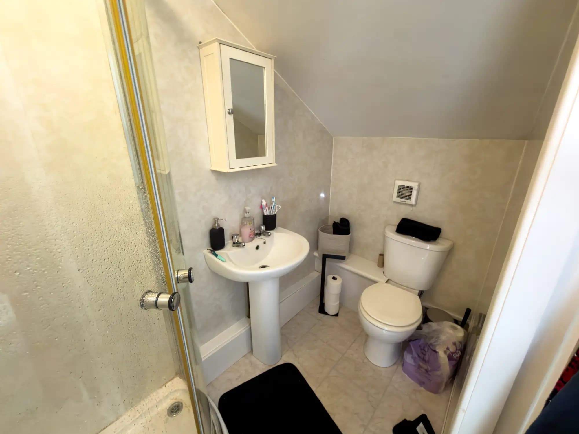 property photo 8 of 17