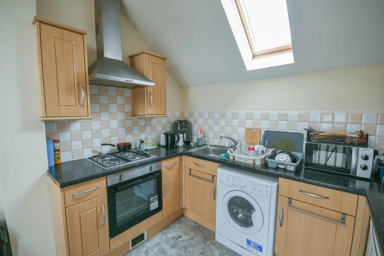 property photo 5 of 20