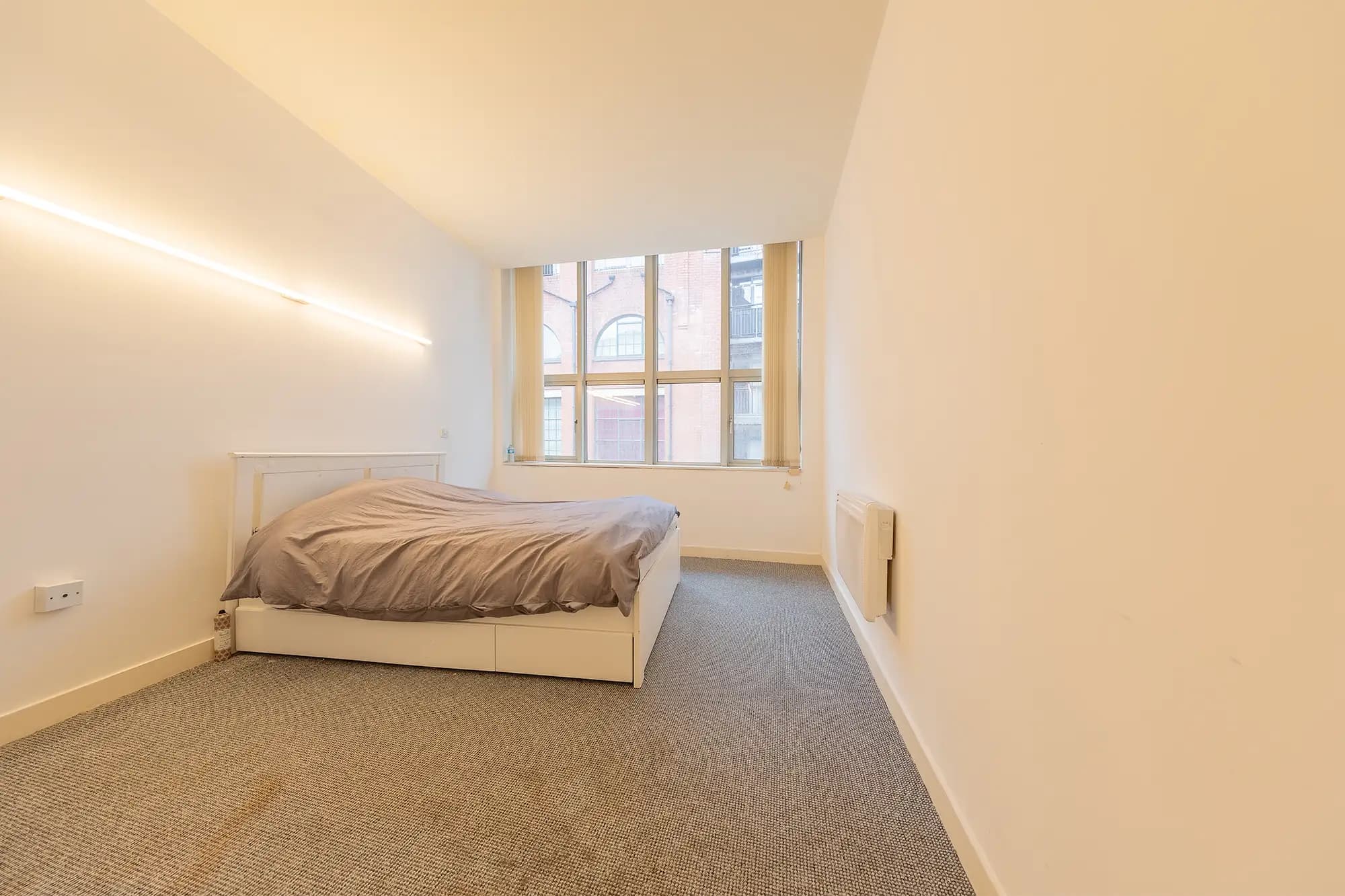 property photo 11 of 17