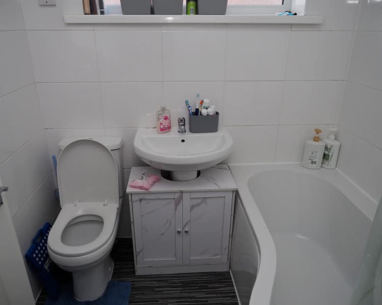 property photo 7 of 19