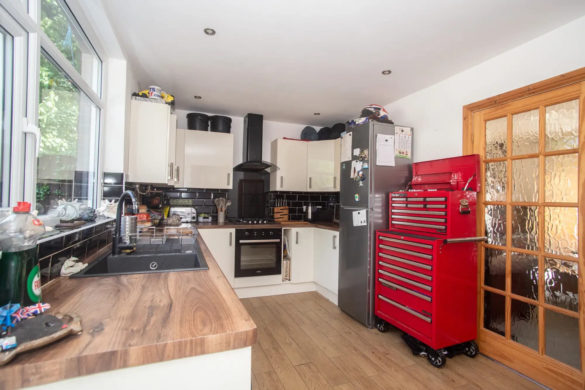 property photo 6 of 15