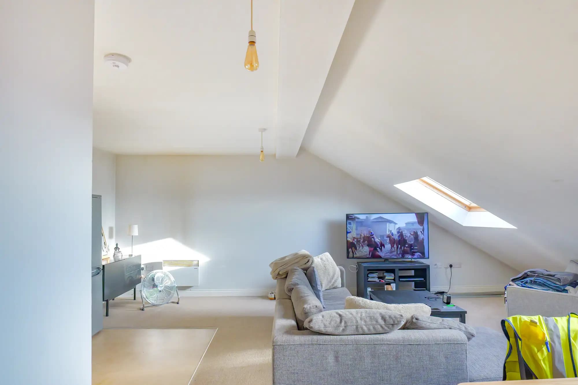 property photo 4 of 28