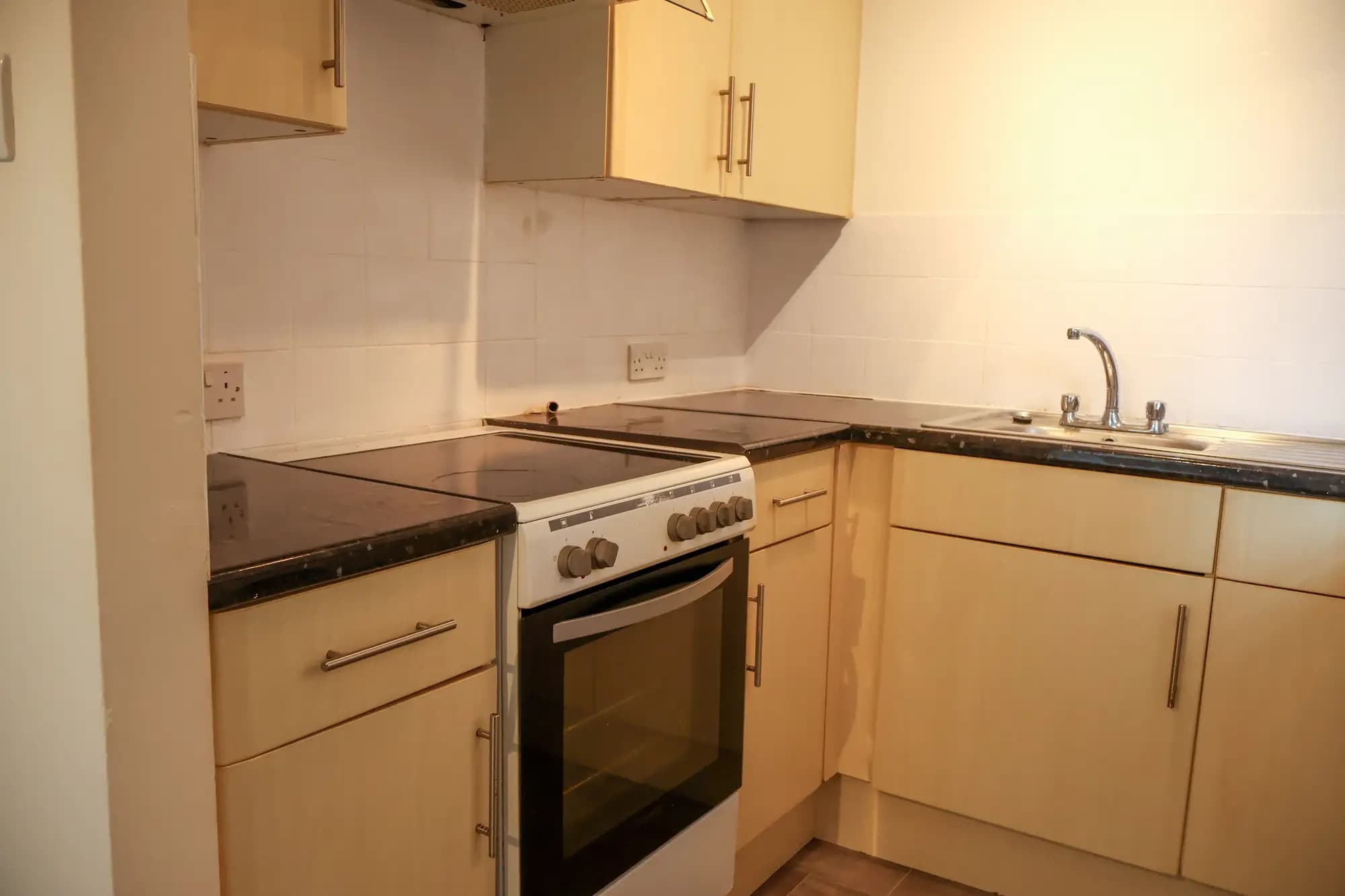 property photo 5 of 22