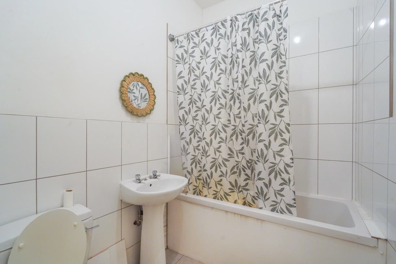 property photo 15 of 34