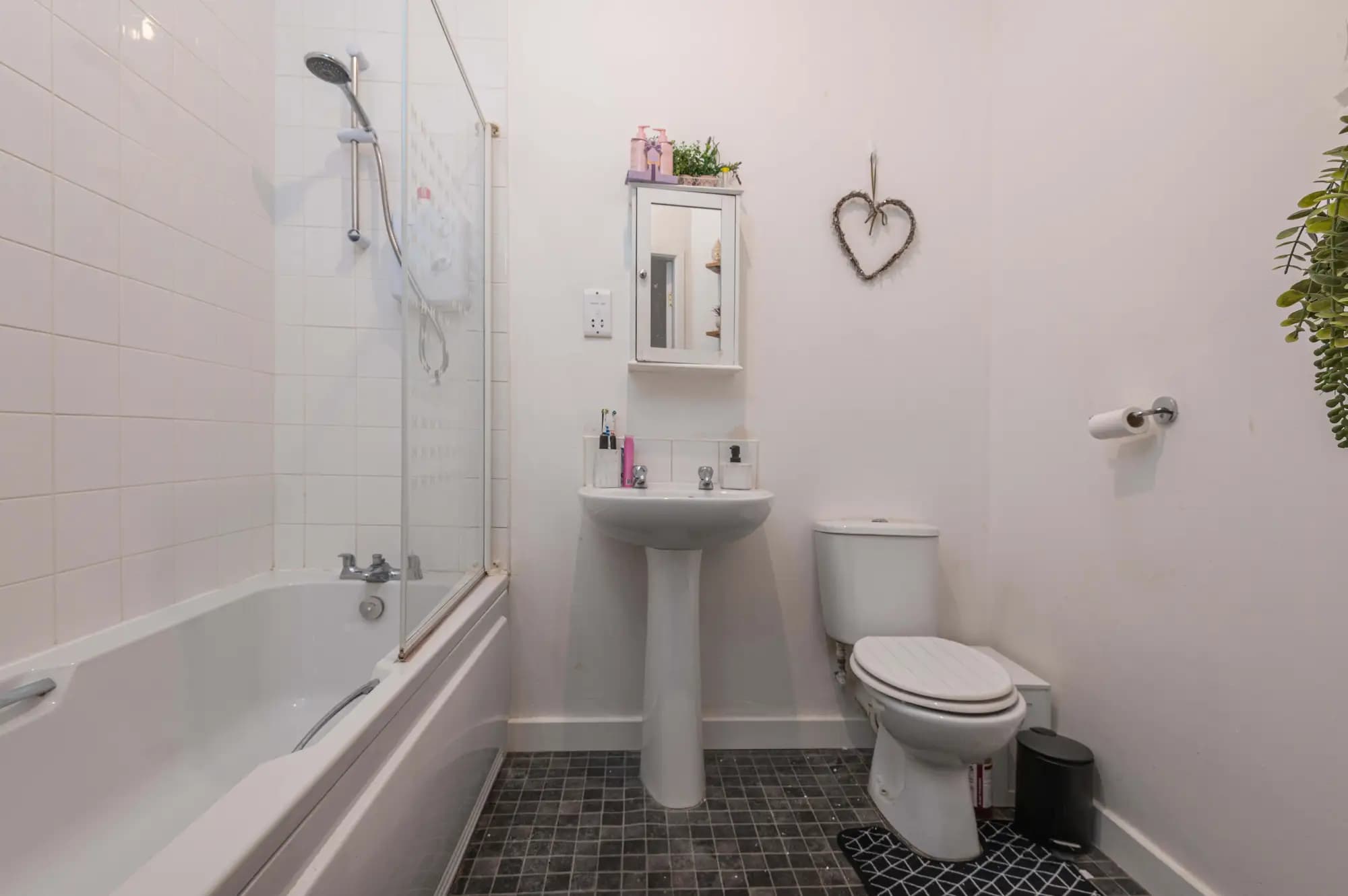property photo 6 of 15