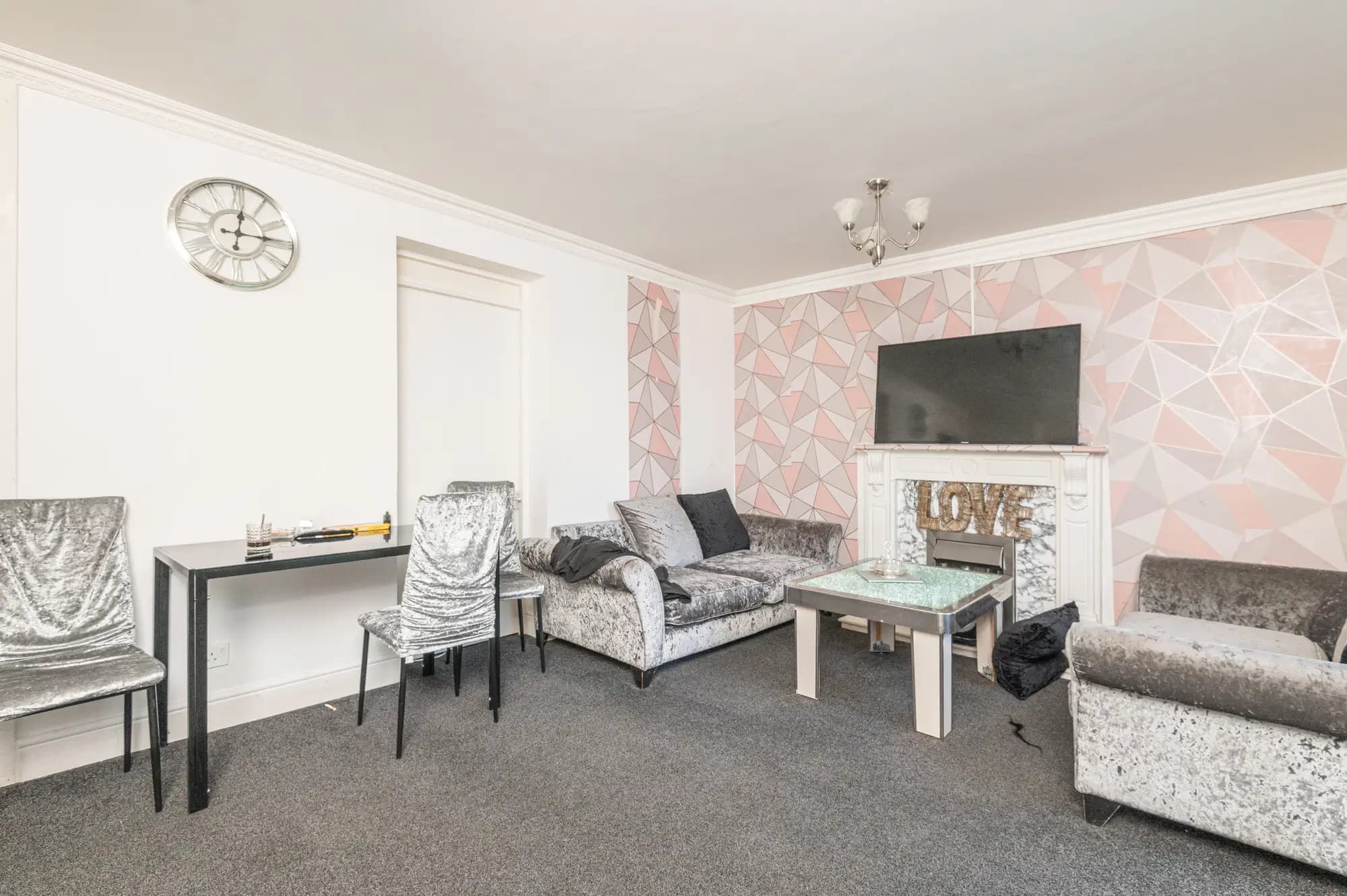 property photo 5 of 20