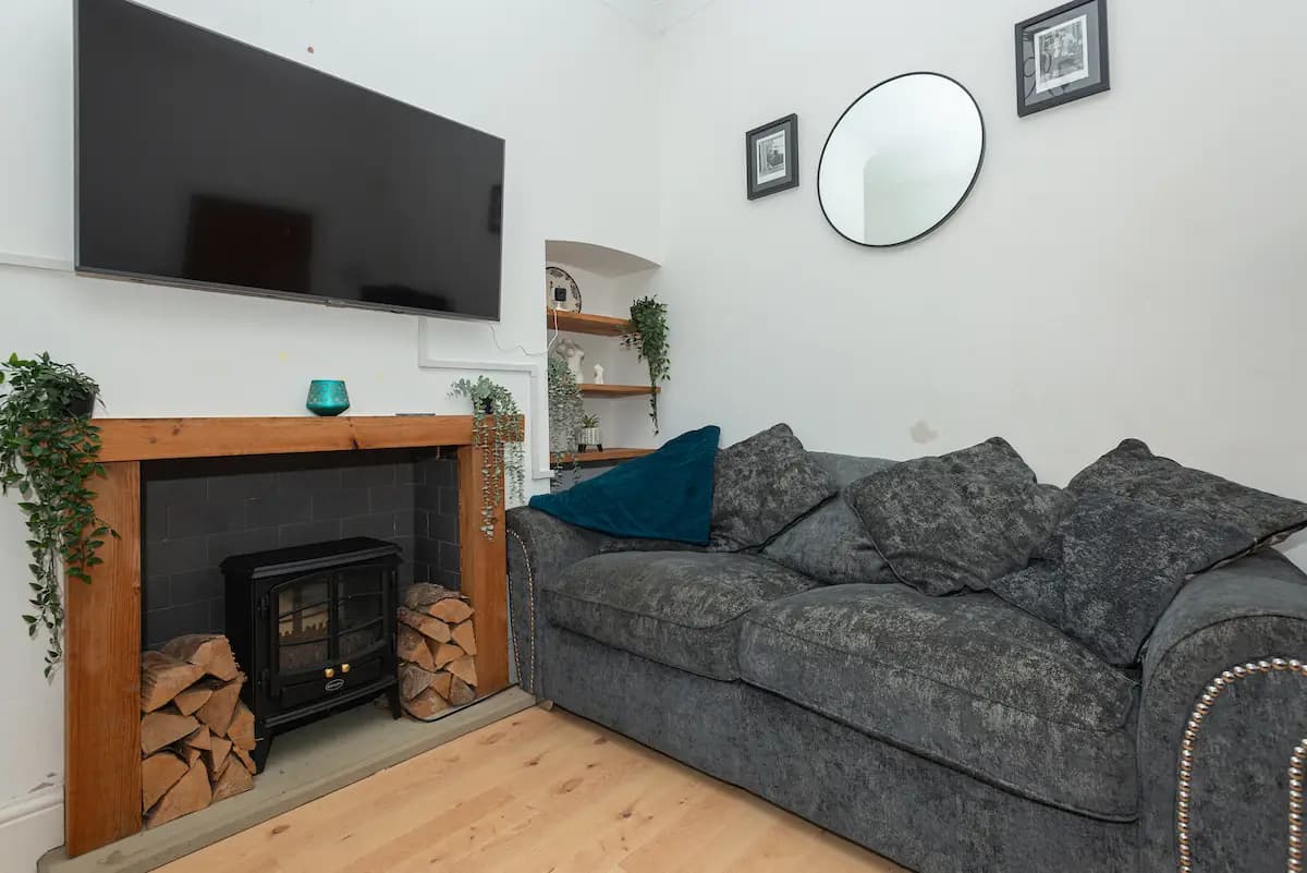 property photo 11 of 55