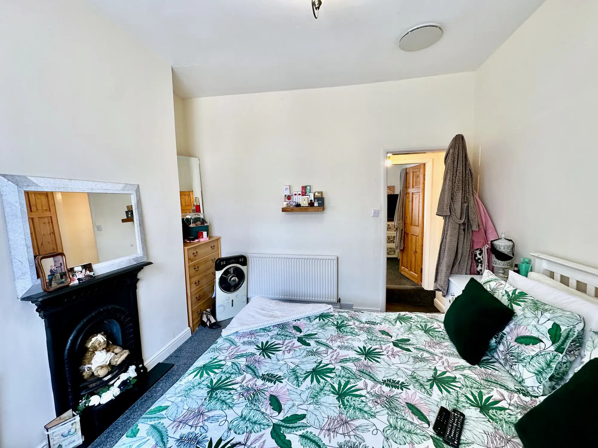 property photo 7 of 12