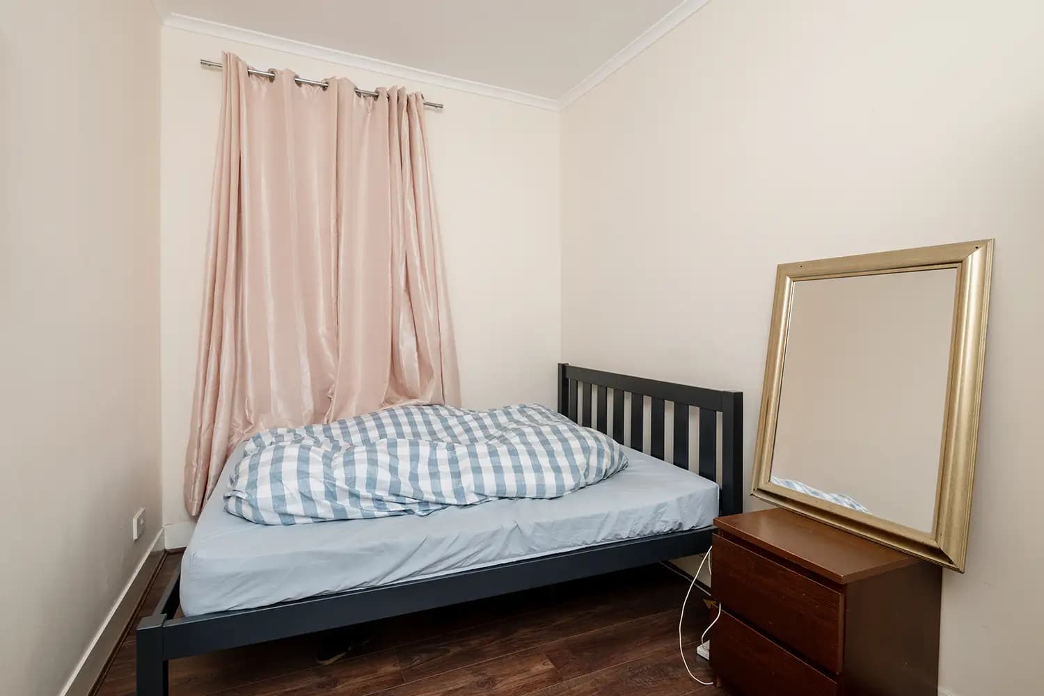 property photo 9 of 16