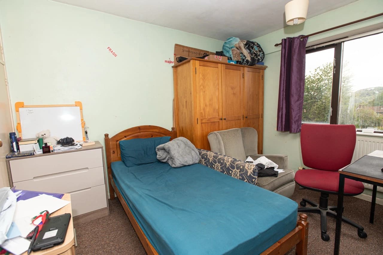 property photo 10 of 20