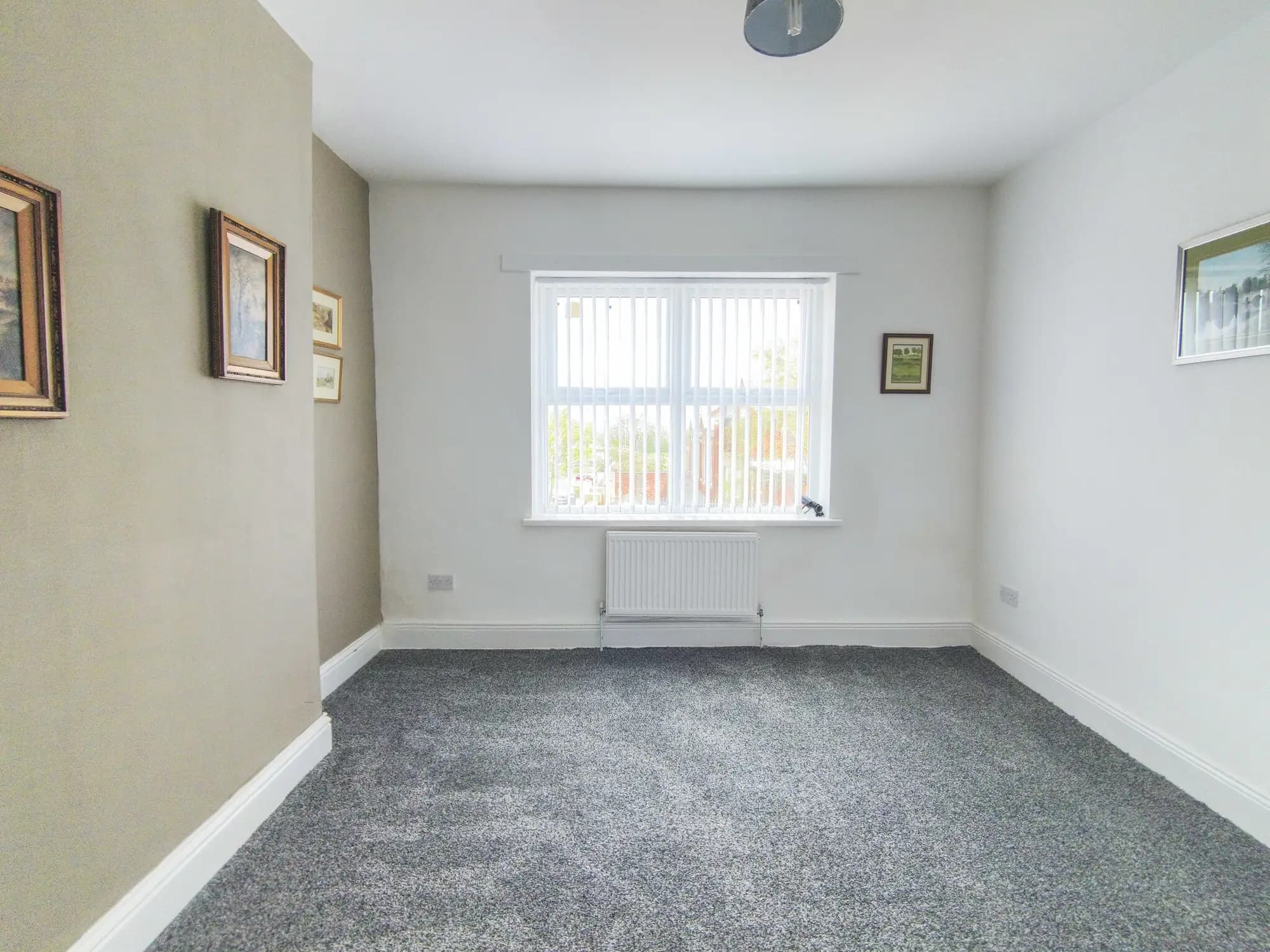 property photo 11 of 16